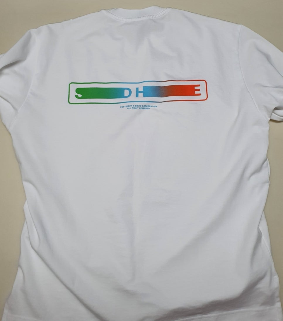 솔리드옴므 백로고 반팔티