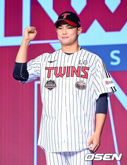 LG 신인 김영우 엘지 김영우 선수 전력 홈런 루키_9