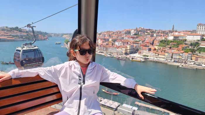 도루강이 보이는 케이블카에서 즐거운 아미