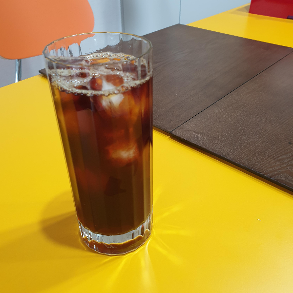 스테인리스 메쉬 드리퍼를 이용한 아이스커피 레시피_추출된 아이스커피