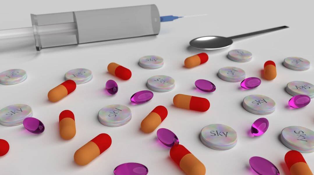 여러 종류의 알약들