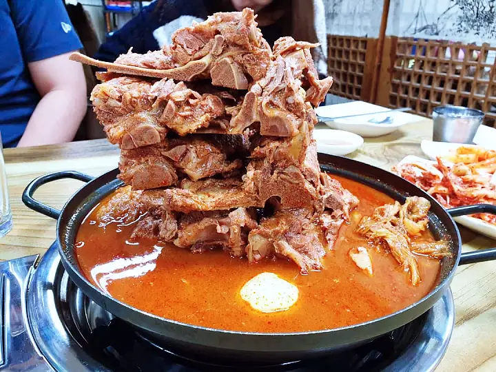 생방송오늘저녁 평택 소사벌 비전동 뼈다귀 감자탕 끝판왕 산더미 뼈탑 전골 맛집 추천