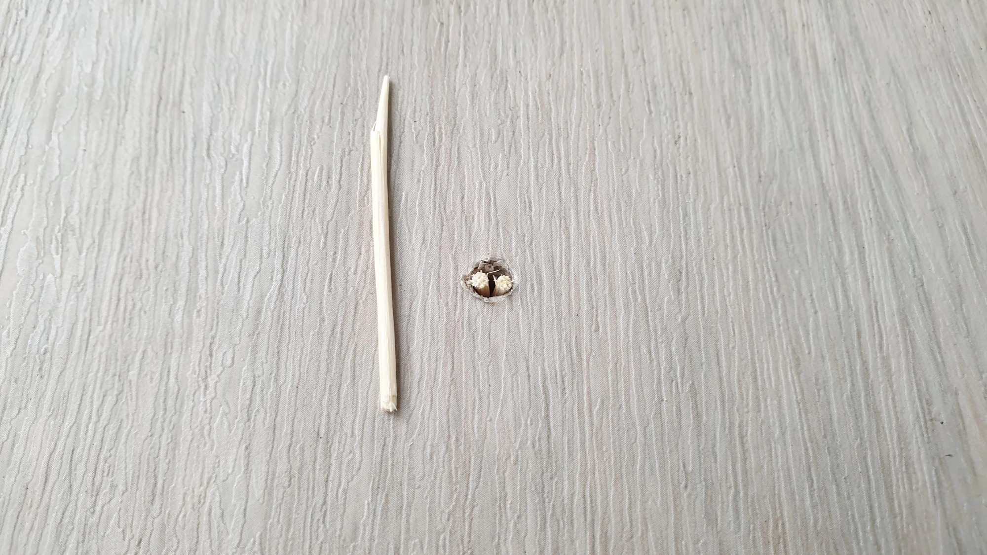 나사못 구멍 크기 줄인 모습