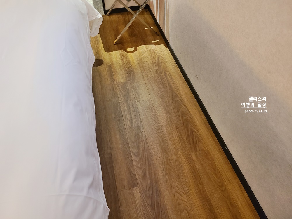 머큐어 앰배서더 서울 홍대 슈페리어 디럭스 킹베드 룸 꼼꼼 후기