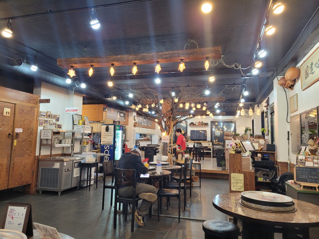 홍천 명가춘천닭갈비막국수 매장 내부 분위기