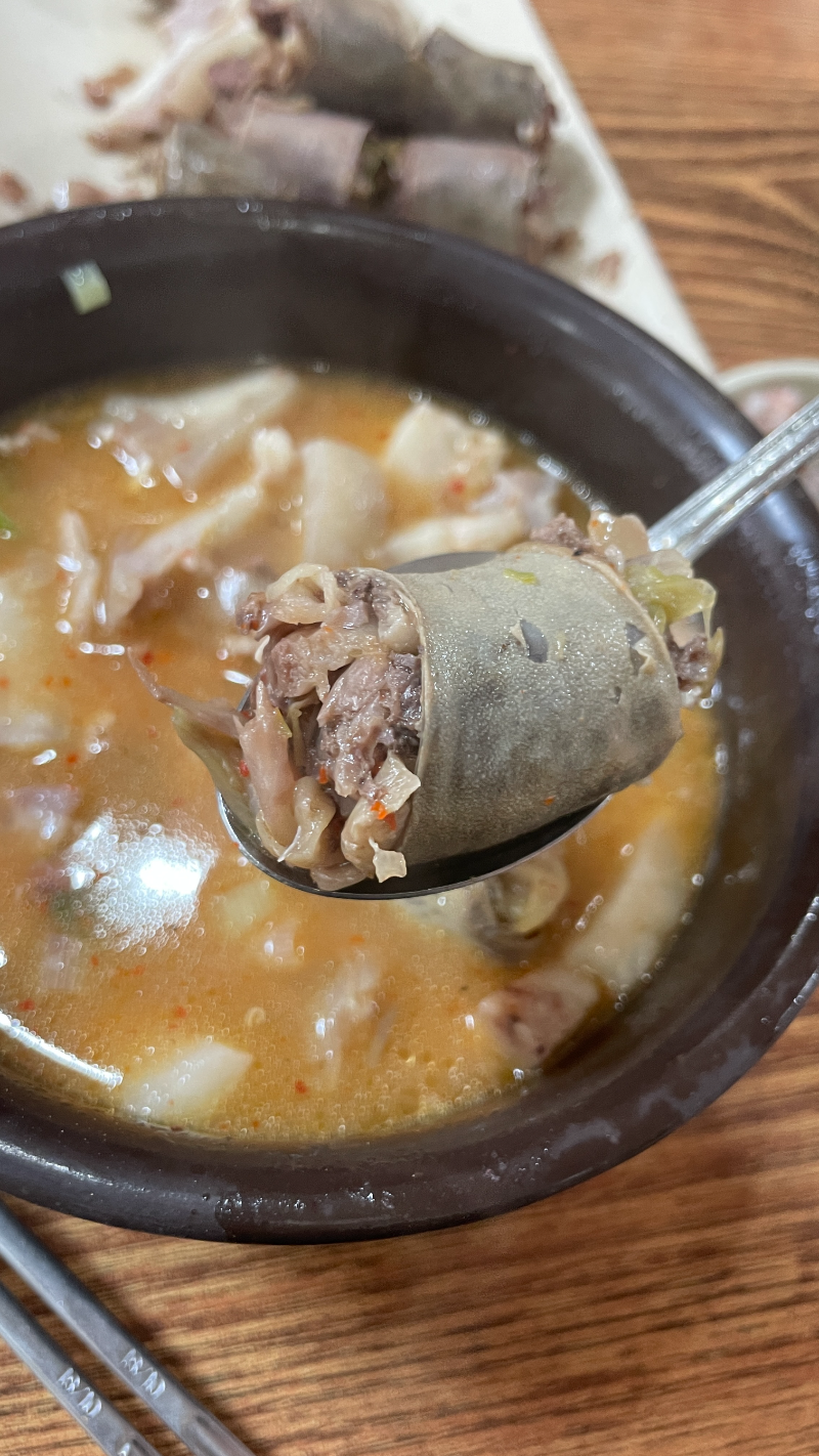 [ 중앙식당 모듬순대와 순대국 백암순대 모습 ]