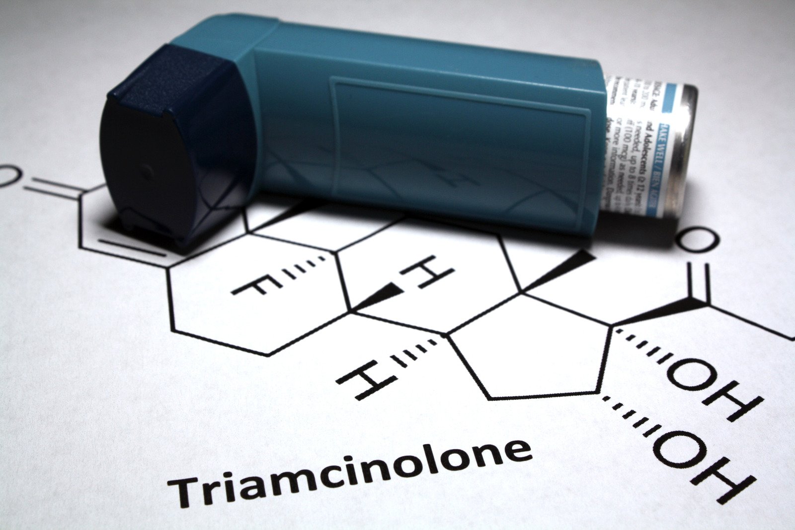 트리암시놀론(Triamcinolone) – 강력한 항염증 효과로 허리 디스크 & 협착증 치료