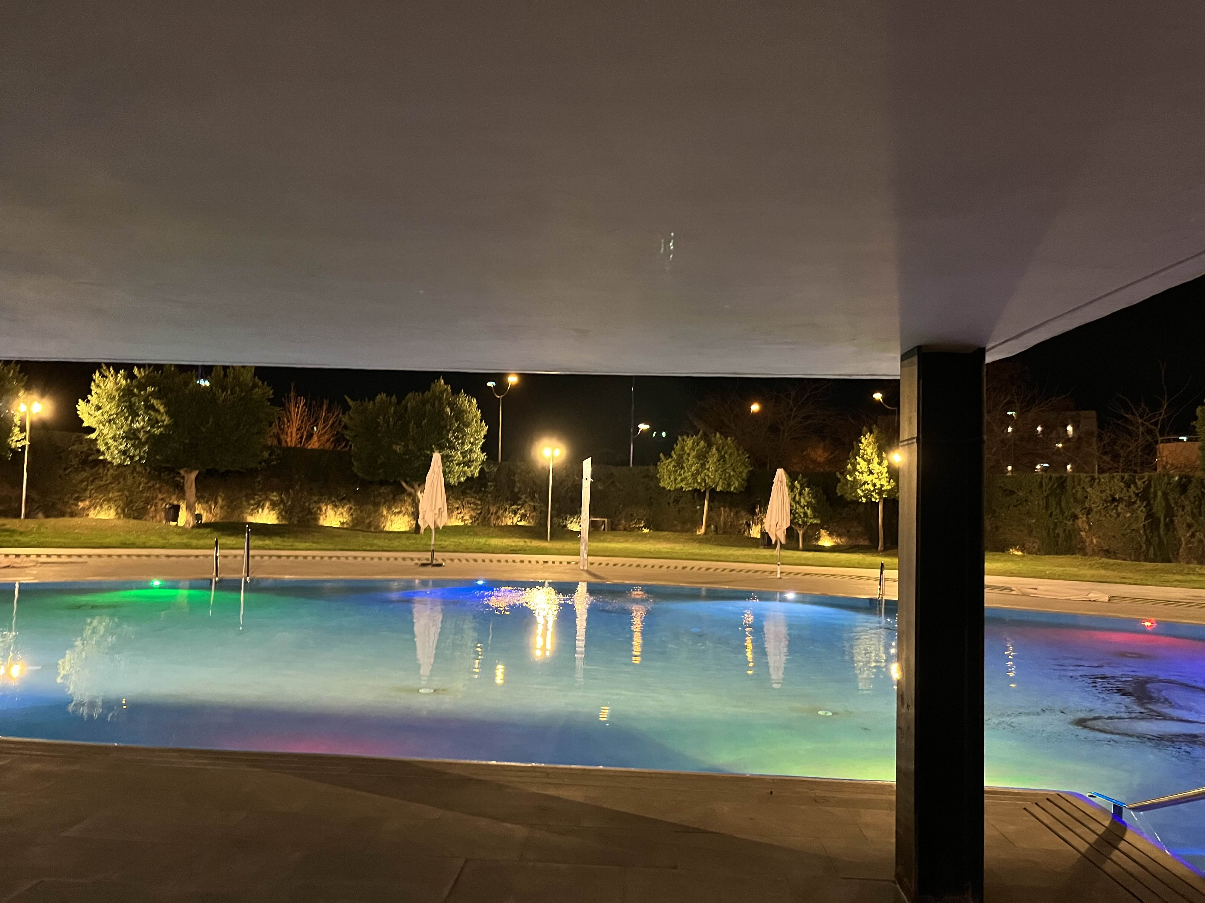 바르셀로나 호텔 바르셀로 세비야 레나시미엔토 수영장