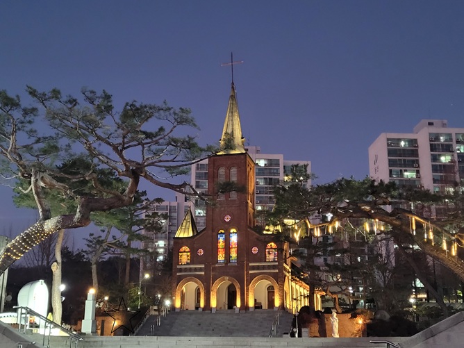 안성 구포동성당 야경 사진