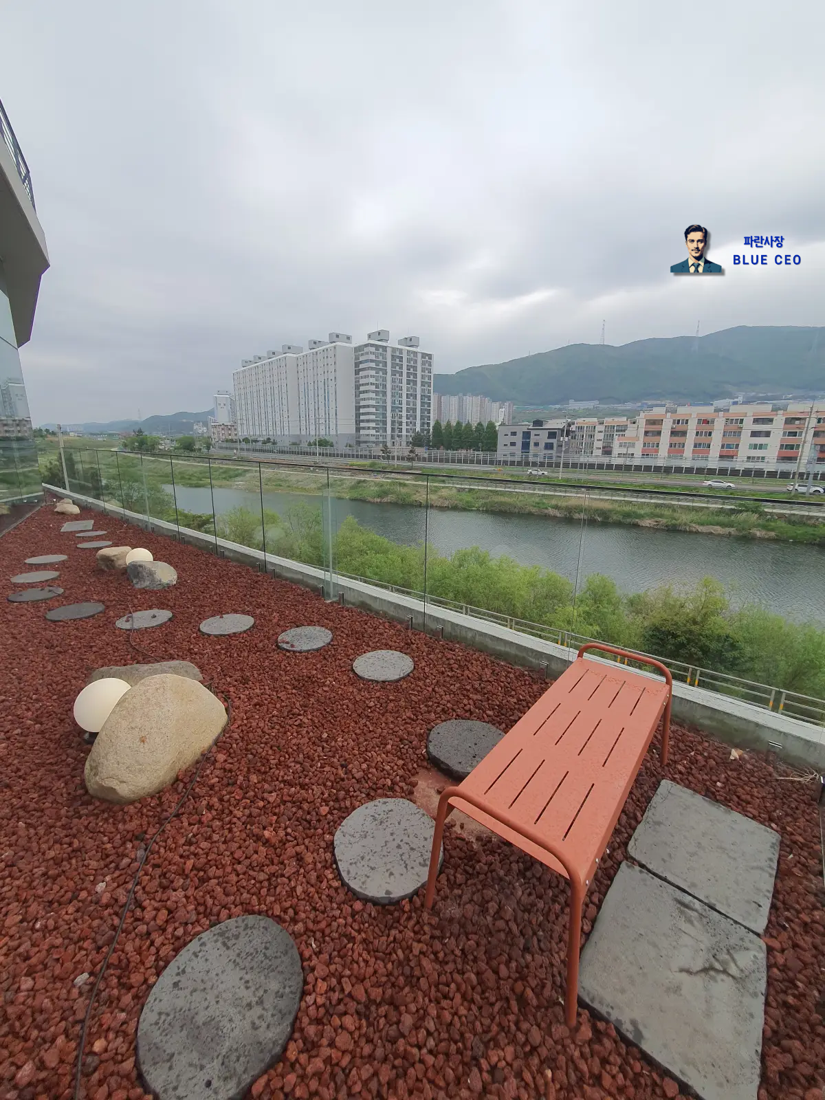 경남-양산-대형카페-대니얼-2층-뷰-경치