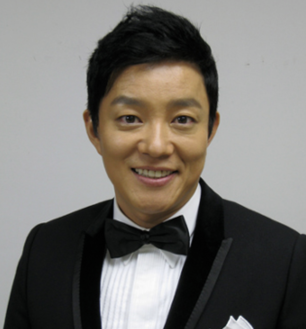 이범수 턱시도