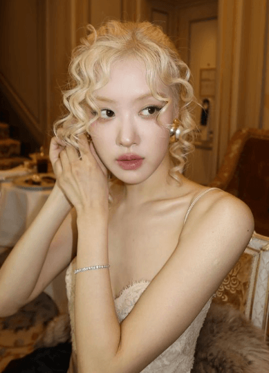 로제 아파트 (APT)
로제 브루노 마스 협업
K팝 글로벌 인기
로제 퍼펙트 올킬
스포티파이 글로벌 차트 1위
영국 오피셜 싱글 차트
아파트 해외 반응
아파트 외신 반응
한국어 발음 APATEU
K팝 인기 요인
아파트 음원 성과
로제 뮤직비디오 조회수
NME 로제 아파트 평가
빌보드 로제 평가
롤링스톤 로제 평가
아파트 중독성
아파트 음원 차트 성적
K팝 차트 성과