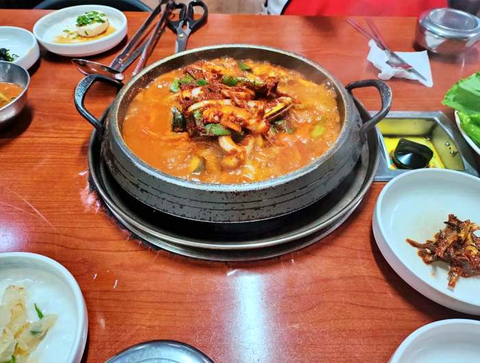 토요일은 밥이좋아 토밥좋아 대전 묵은지 고등어 조림 맛집