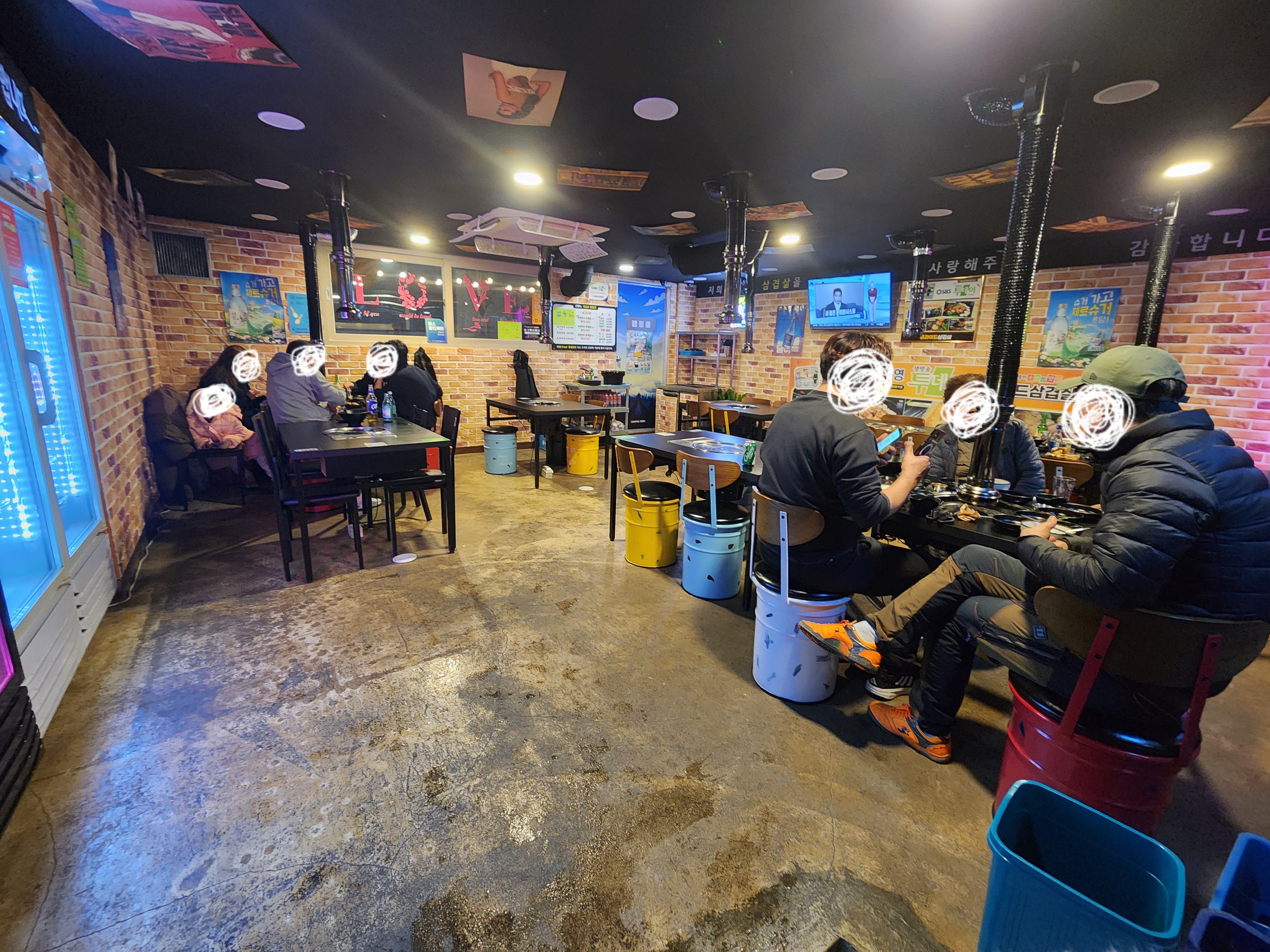 프라이드 삼겹살 내부 모습