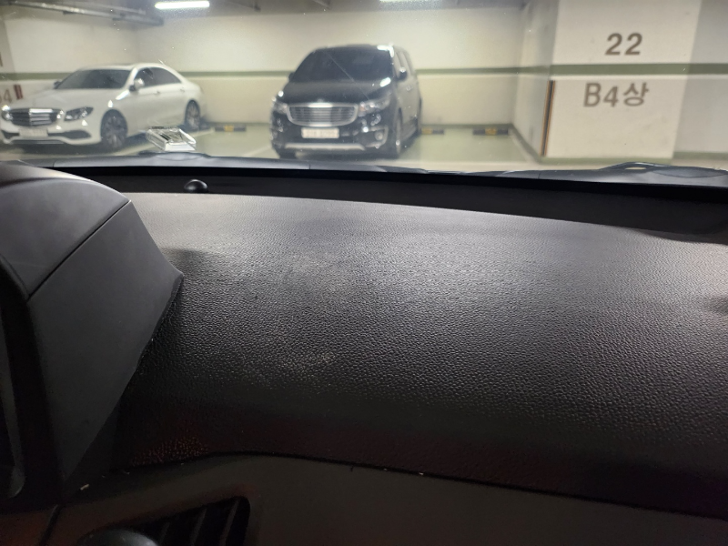 테이프 제거가 마무리 된 모습