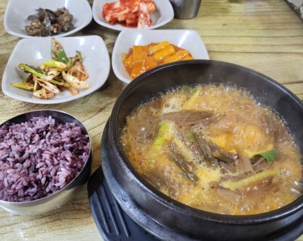 생방송투데이 낙성대 8000원 돼지불고기백반 기사식당 정보(막퍼주는집)