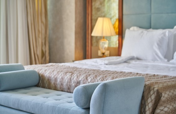 여름휴가철 코로나19 재확산 경고! 고령자&middot;흡연자 주의사항 총정리