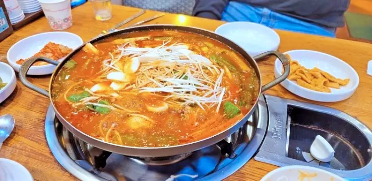 수유리 수유역 전설의 맛 칼칼한 맛 묵은지 닭 매운탕 닭볶음탕 닭도리탕 맛집 추천