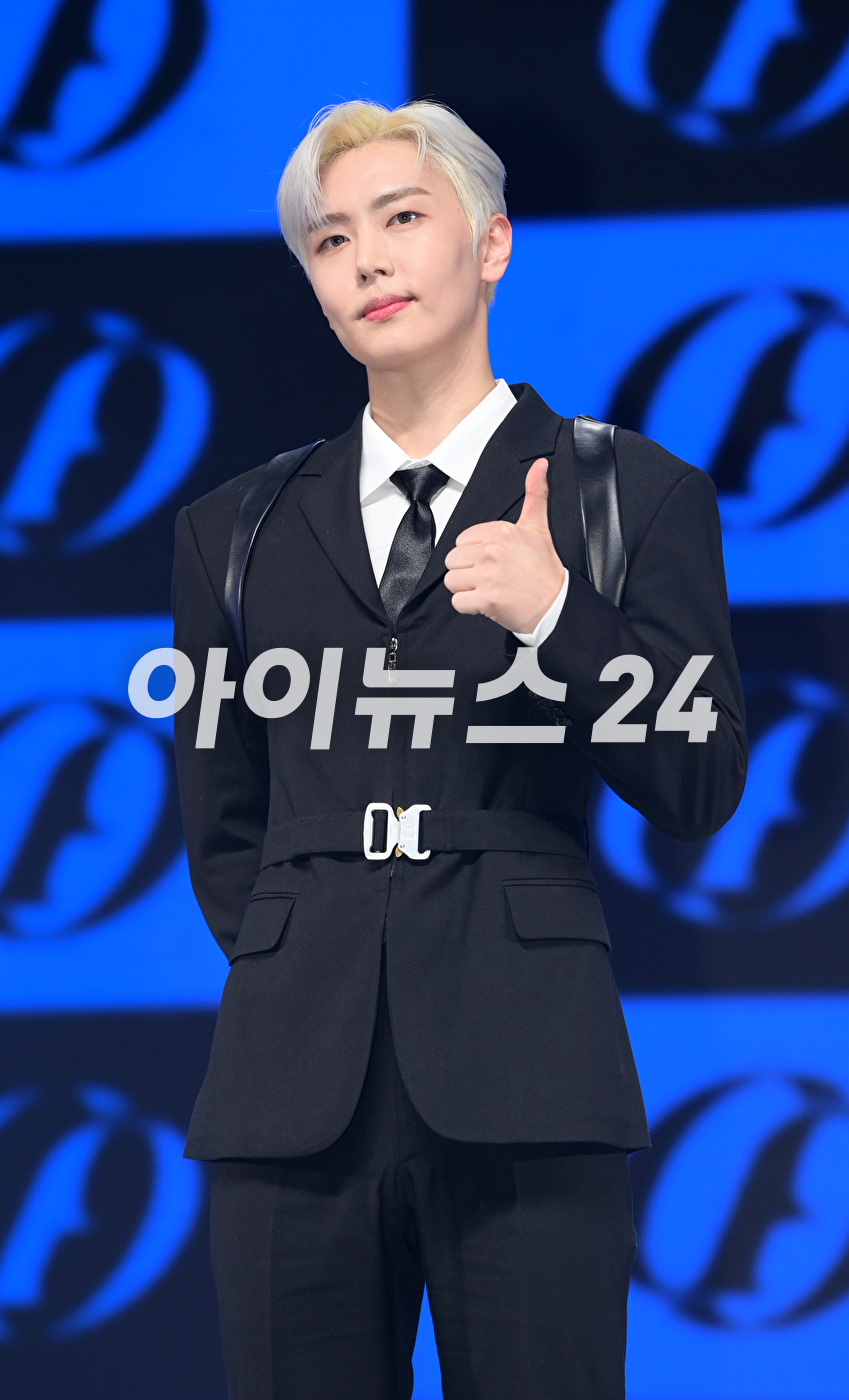 그룹 SF9(에스에프나인) 재윤이 9일 오후 서울 광장동 예스24 라이브홀에서 진행된 미니 12집 '더 피스 오브 나인(THE PIECE OF9)' 쇼케이스에 참석해 포토타임을 갖고 있다. [사진=정소희 기자]