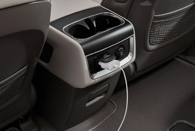 카니발 하이브리드 실내디자인