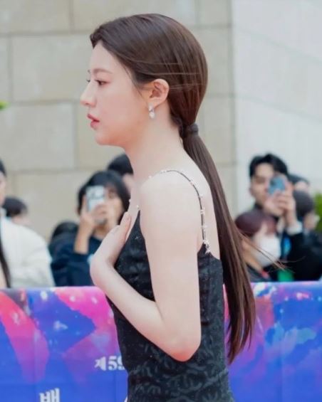 긴장한 고윤정