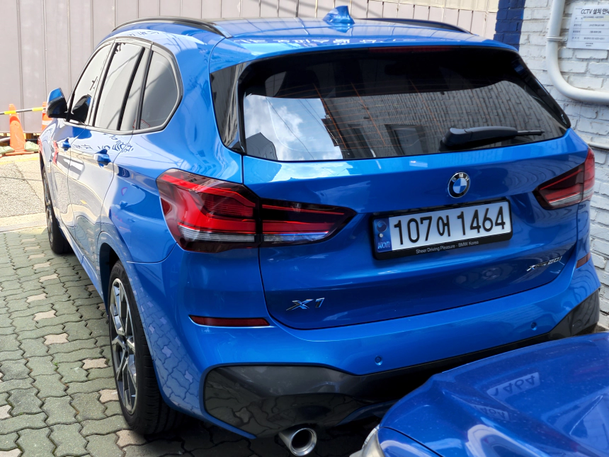 bmw x1 f48 뒷모습