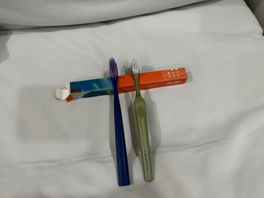 스마이즈 그래핀과 켄트 로얄 칫솔