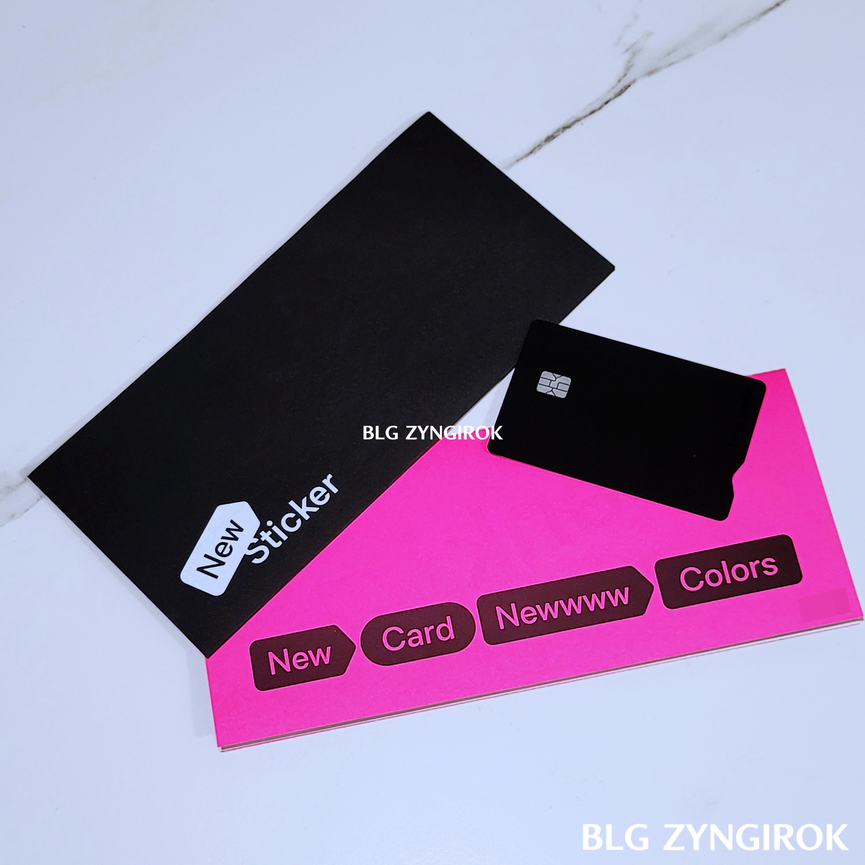 토스카드와-용지들이-놓여있다.(앞면)