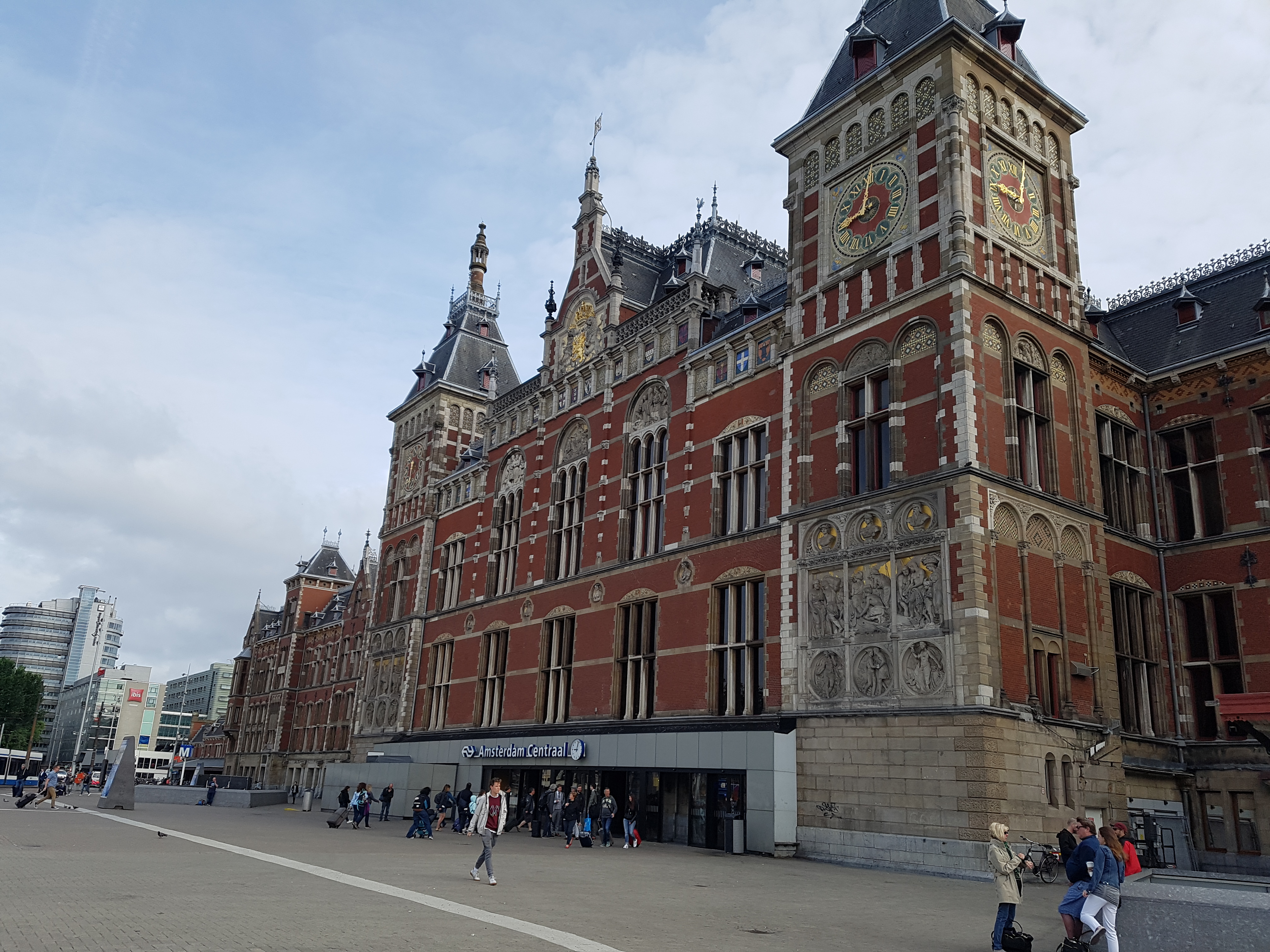 암스테르담 중앙역(Amsterdam Centraal Station)