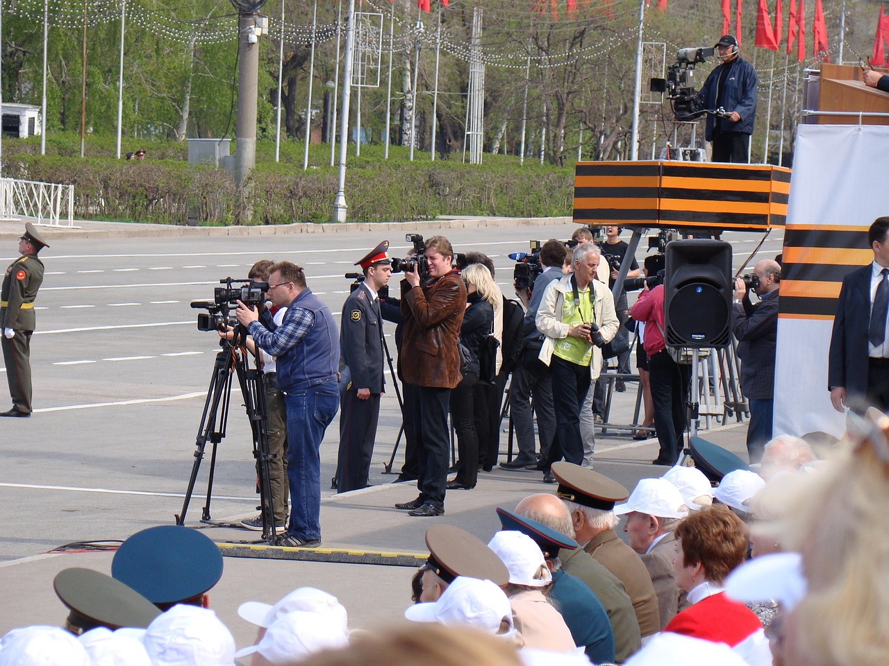 한국 감독들의 연출 스타일 변화 (봉준호, 연상호, 류승완)