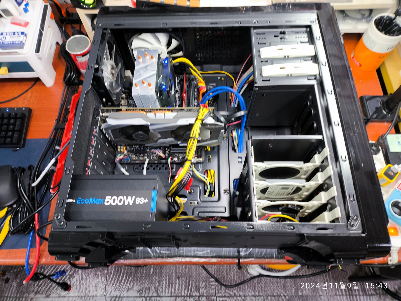 잘만 에코 맥스 500W 제품으로 교체해서 출고됐습니다.