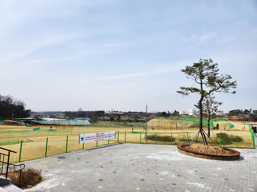 음성군 금왕파크골프장. 충북 음성군 금왕읍 오선리 579 (금빛체육센터 옆)