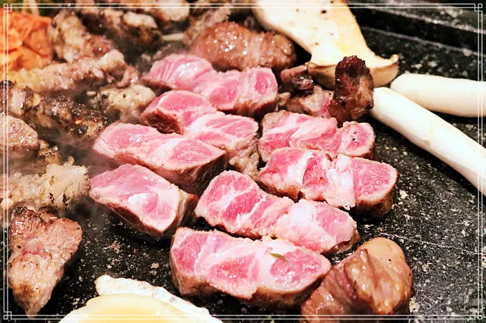 마곡&#44; 발산 맛집 매일 만육천번 수제 칼집! 볏짚 꽃삼겹 구이