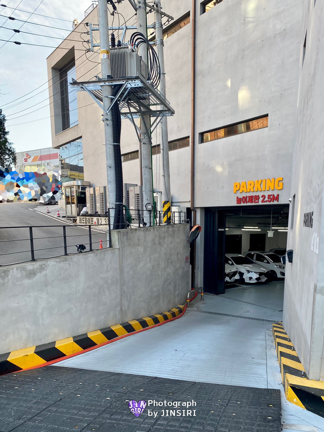 ๋ ๋ํ์ดํ ์ฃผ์ฐจ