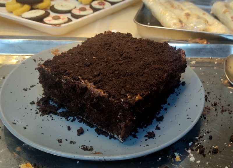 초코잼을 바른 식빵에 덮어주기 모래받 같은 느낌이들어요