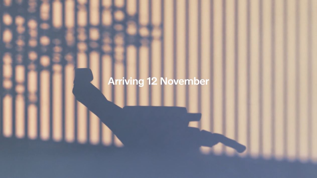 볼보 프리미엄 전기 미니밴 EM90 티저이미지