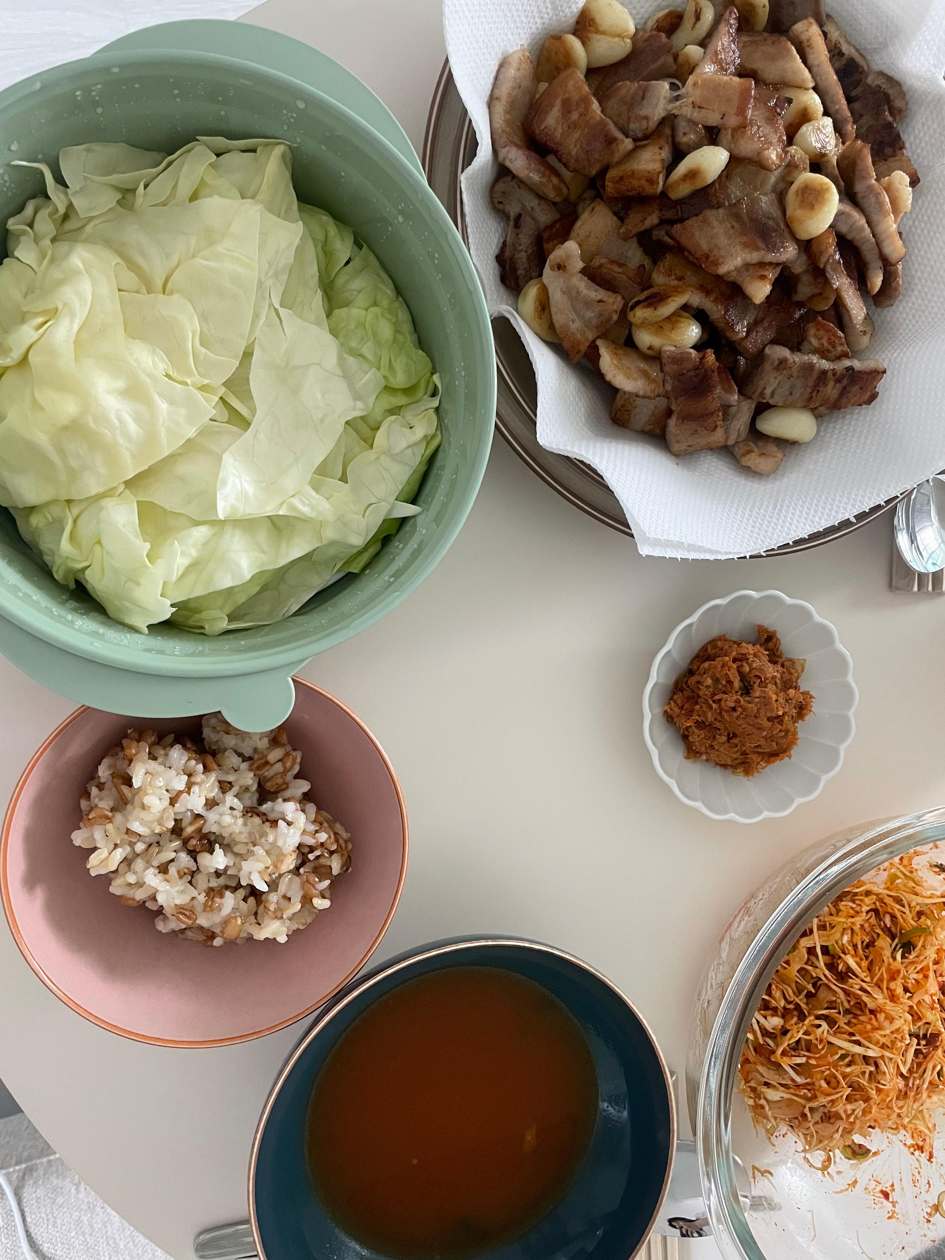 양배추쌈과 삼겹살