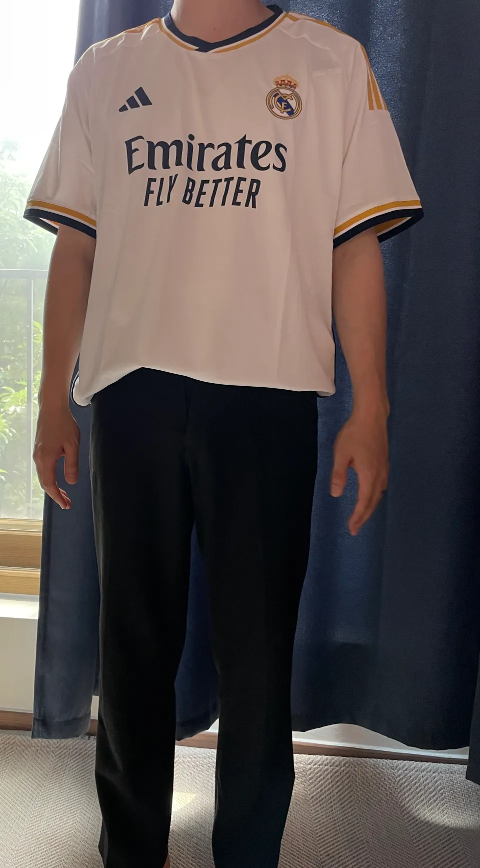 23-24 레알마드리드 유니폼 4XL 실착 컷 3