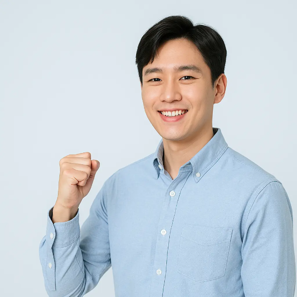 청년도약계좌 가입 후 긍정적인 표정을 짓는 한국인 남성 이미지