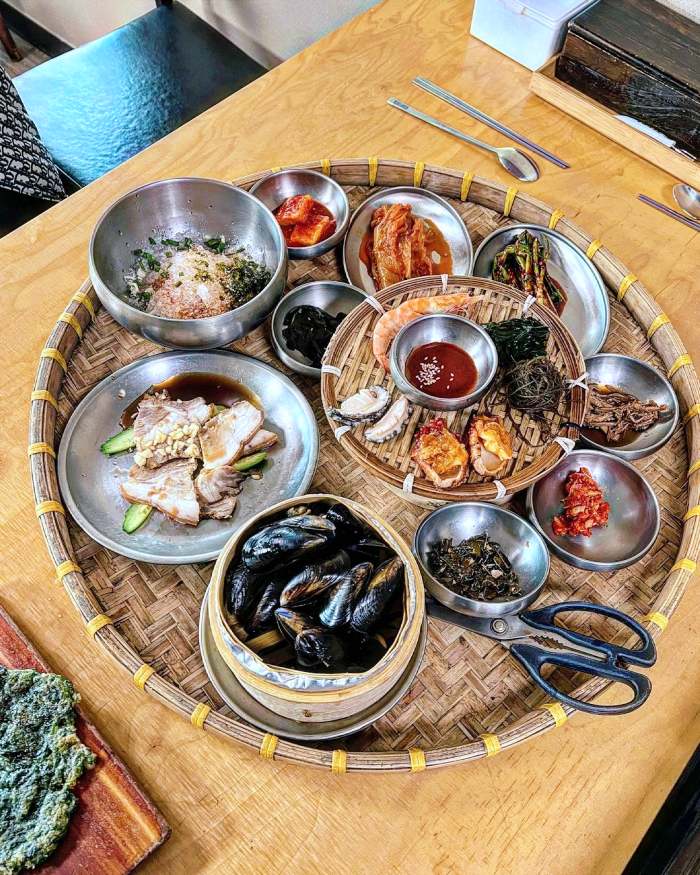 서민갑부 부산 기장 압력솥 전복죽 11첩 반찬 광주리 한상 파는 연 매출 45억 원 슈퍼 리치 갑부 방송 정보