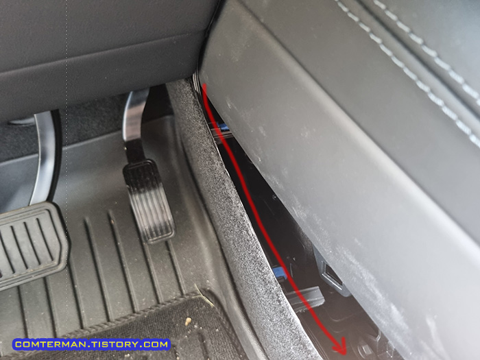 테슬라 모델3 하이랜드 무선 충전 거치대 케이블 매립