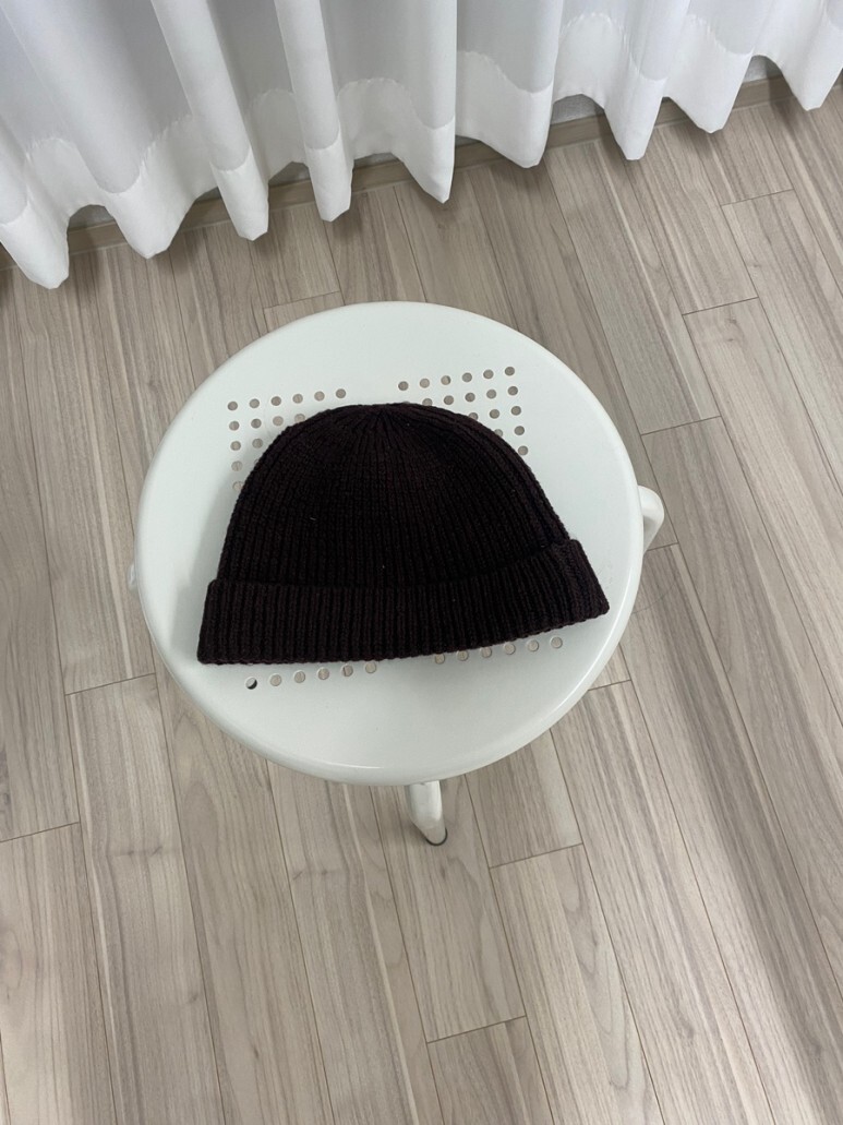 무신사스탠다드 숏비니 니트 워치 캡 [다크 브라운]