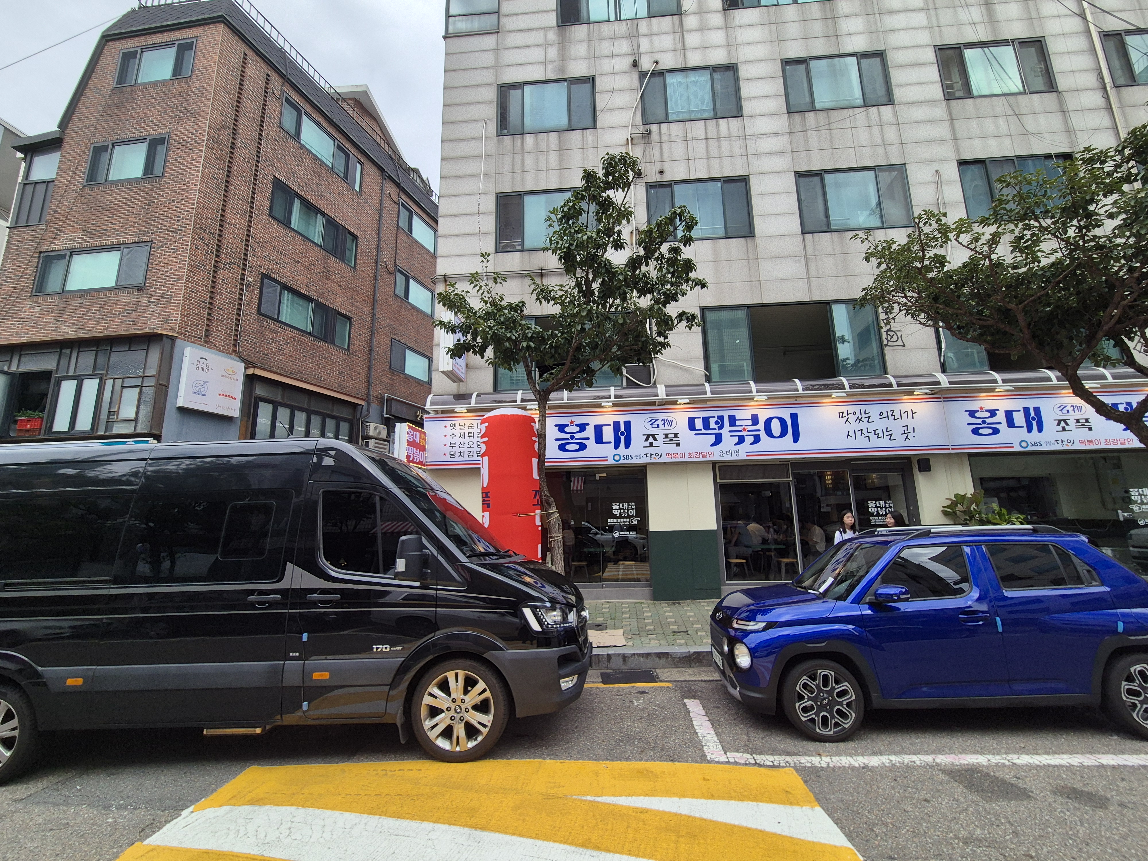 Private van service for tourists visiting Korea