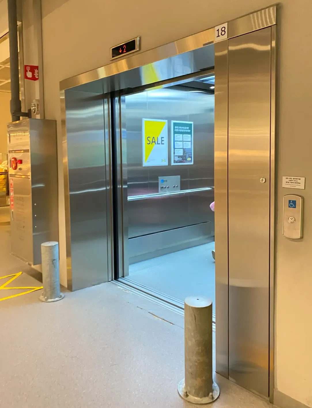 이케아-고양점-쇼룸-1층-내려가는-엘리베이터
