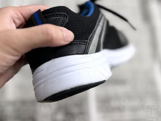 운동화 밑창 얼룩 제거 세탁 하얗게 만드는법