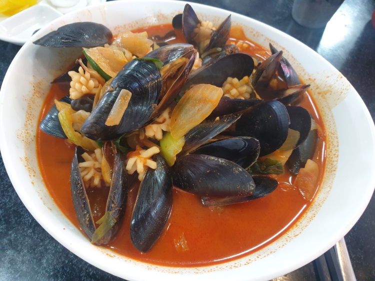 김포에서 맛보는 찹쌀 탕수육, 해물짬뽕전골, 통영 굴짬뽕, 쭈꾸미짬봉 맛집 추천 생방송투데이 리얼맛집 오늘방송 떴다 동네방네
