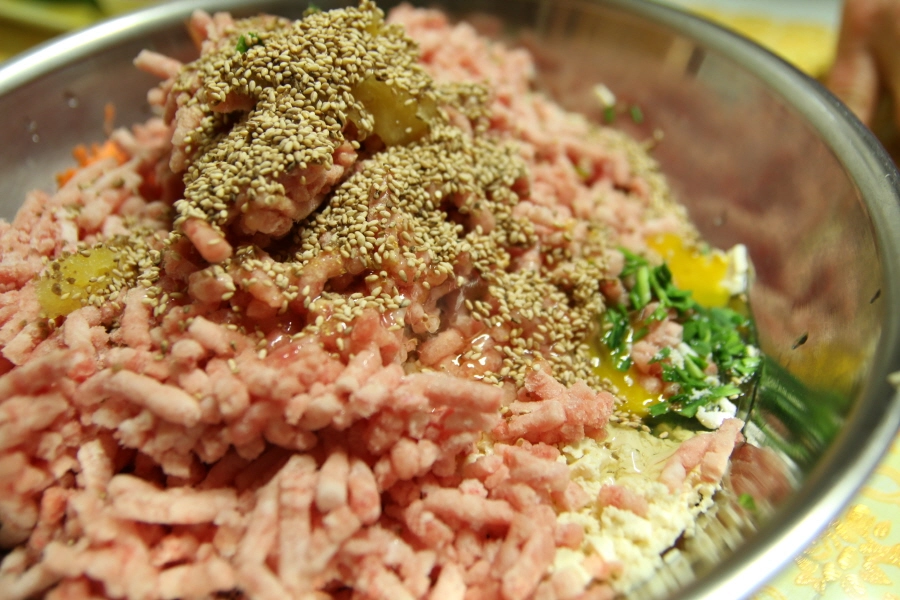 동그랑땡 반죽 만드는 모습