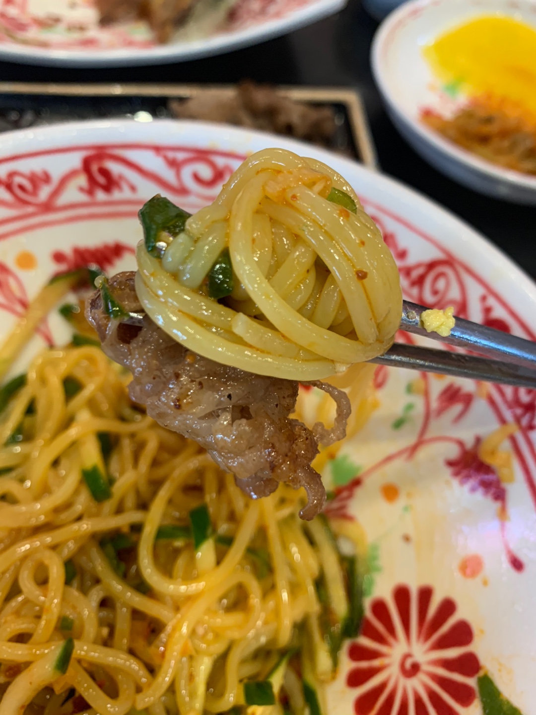 춘향미엔 왕십리점 비빔면과 차돌 한접시