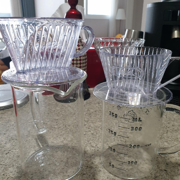 칼리타 드리퍼와 멜리타 드리퍼 각각의 특징과 선택 기준_멜리타와 칼리타 드리퍼