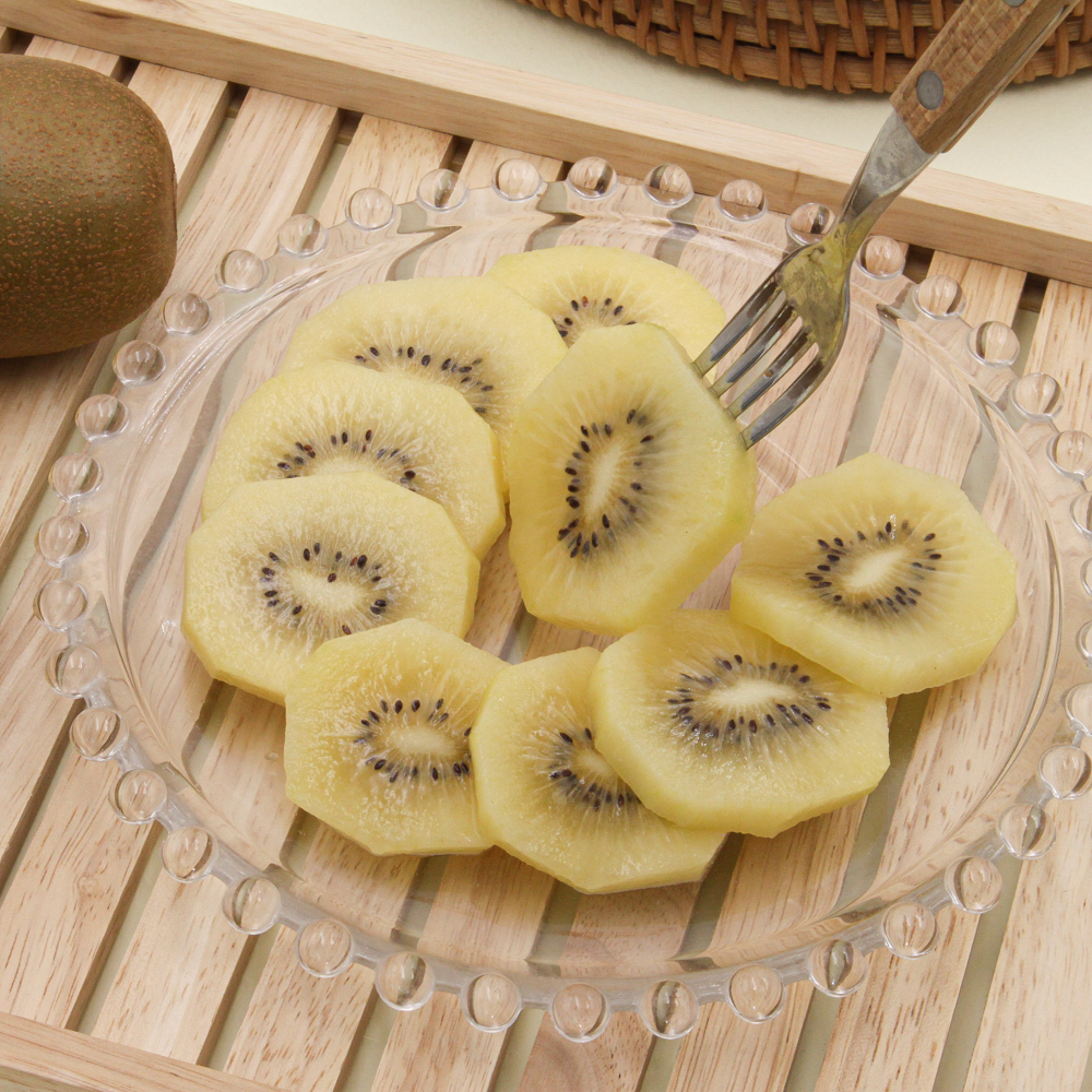 슬라이스한 키위 과일 ewang88